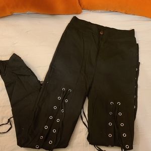 Vlack lace up leggings